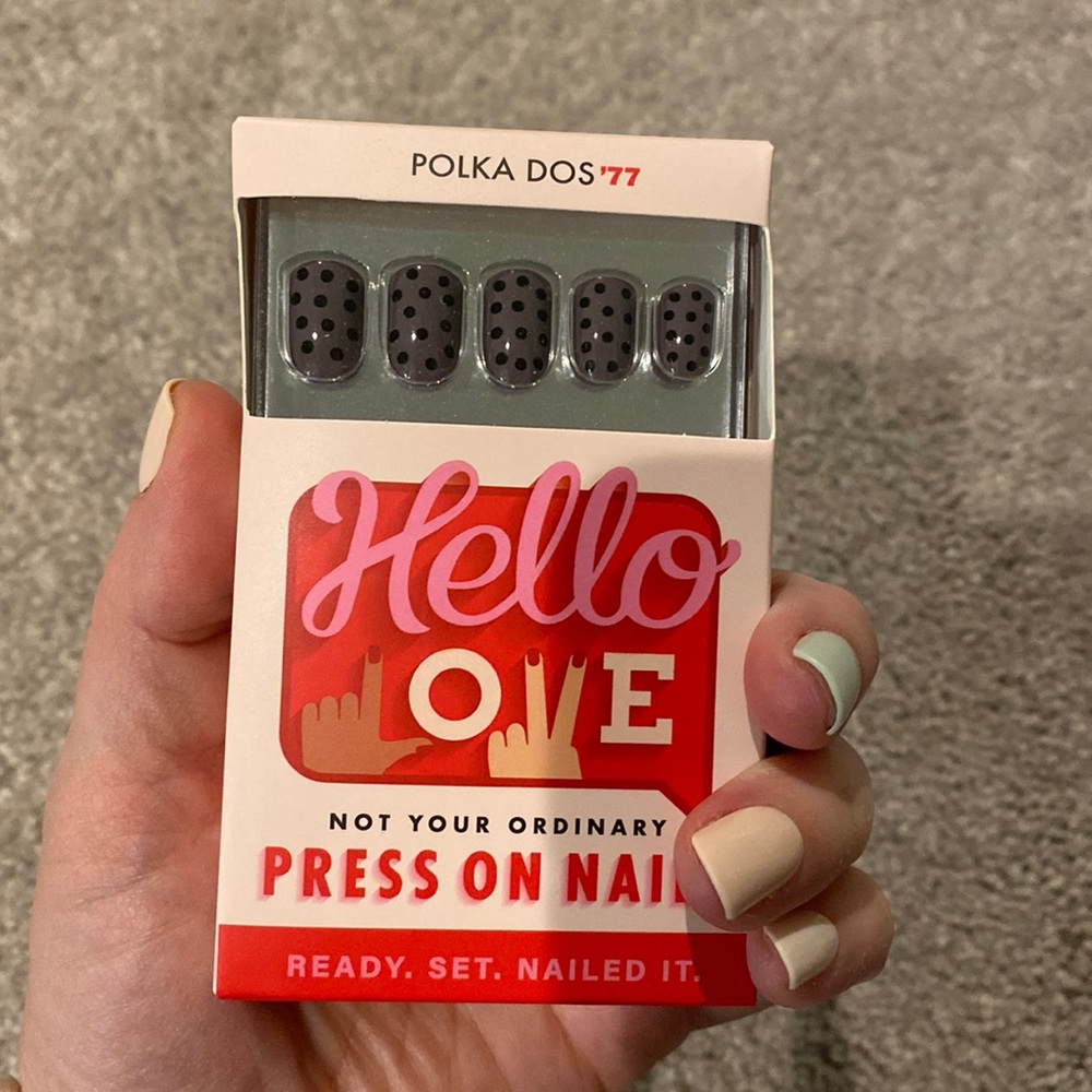 Hello Love Press On Nails